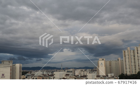 Seoul sky 67917416