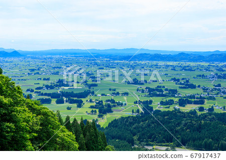 秋田縣鄉村風光7月 67917437