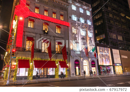 <New York> Manhattan night view, Fifth Avenue 67917972
