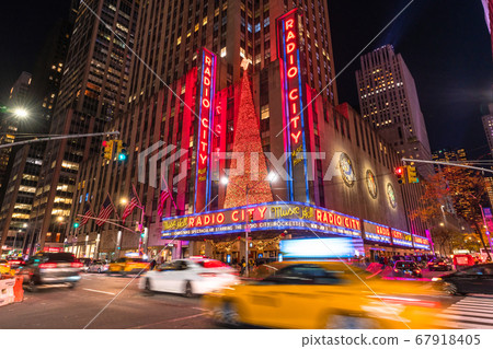 《New York》 Night view of Manhattan, Midtown office district 67918405