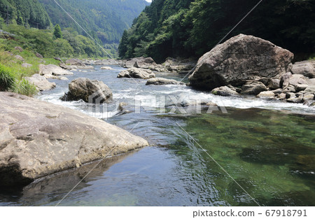 堂山河富裡峽谷（吉野川最長支流） 67918791