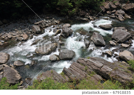 堂山河富裡峽谷（吉野川最長支流） 67918835