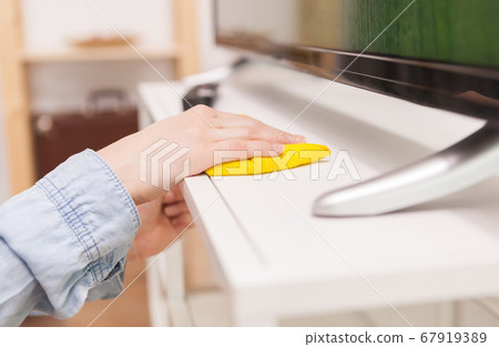 Cleaning dust of tv stand 67919389