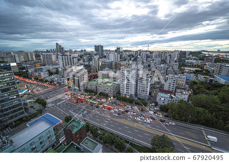 South Korea, Yanghwadaegyo Bridge, Yeongdeungpo-gu, Seoul, South Korea South Korea, Yanghwadaegyo Bridge, Yeongdeungpo-gu, Seoul, South Korea 67920495