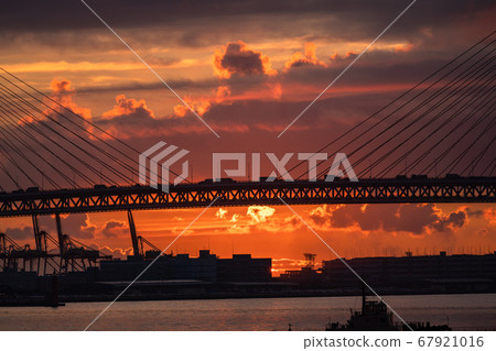 “神奈川縣”橫濱灣大橋/黎明 “神奈川縣”橫濱灣大橋/黎明 67921016