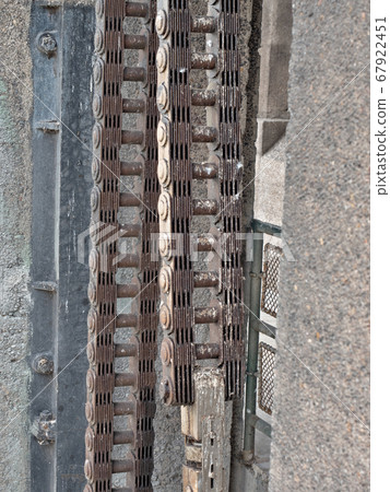 Hydrodynamic power plant part change possition of 67922451