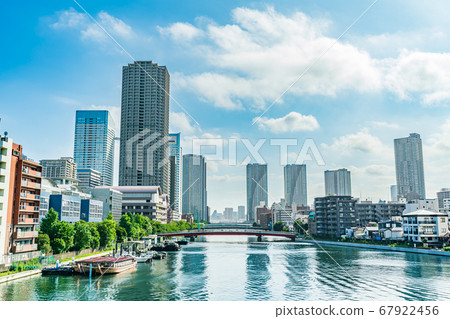 Cityscape of Tokyo Tsukishima Scenery in the direction of Kachidoki from Asashio Bridge 67922456