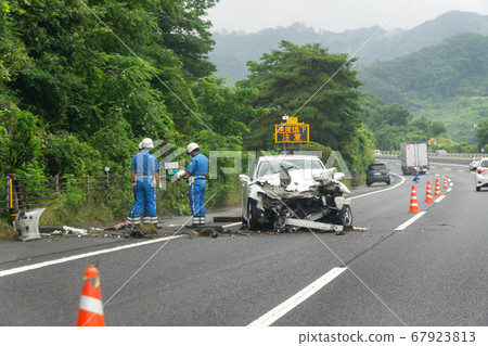 道路意外車輛保險車輛保險警察公路公路服務 道路意外車輛保險車輛保險警察公路公路服務 67923813