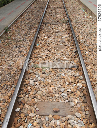 Railway tracks 67924306