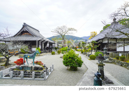 View of Tachibana Temple from the main hall (Asuka Village) View of Tachibana Temple from the main hall (Asuka Village) 67925661