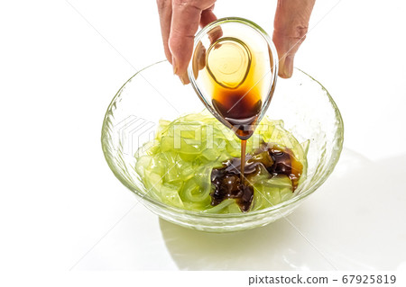 Matcha green tea kudzu starch noodles japanese dessert Matcha green tea kudzu starch noodles japanese dessert 67925819