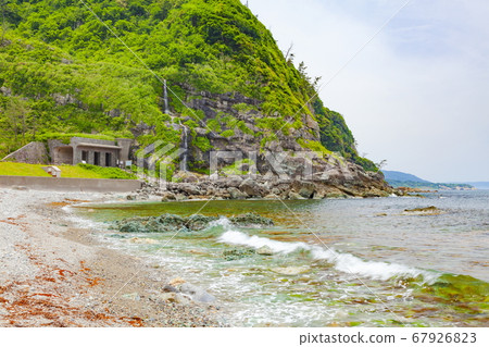 Eighteenth cave gate and Tarumi waterfall, Wajima City, Ishikawa Prefecture 67926823