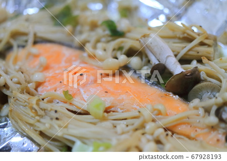 鋁箔熱三文魚 67928193
