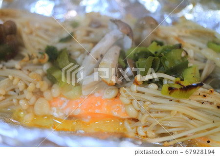 鋁箔熱三文魚 鋁箔熱三文魚 67928194