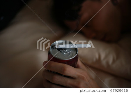 睡覺的香煙的形象 67929616
