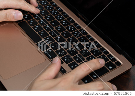 Telework home study, tap the keyboard 67931865