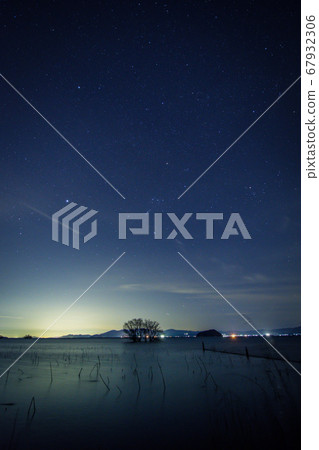 Starry sky landscape 67932306