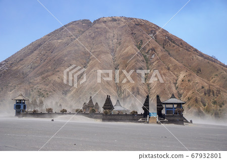 Temple at the foot of Mount Batou 67932801