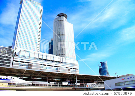 在名古屋站名古屋市停留的新幹線風光 67933979