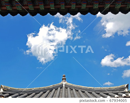 晴朗的天空 67934005
