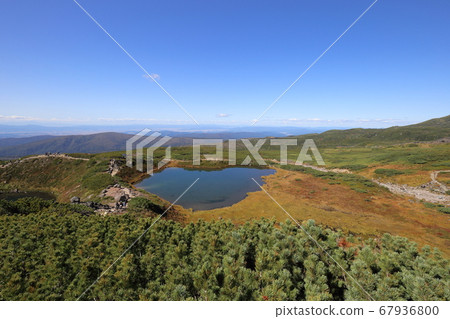 Hokkaido Higashikawa Autumn Asahidake Kagamiike 67936800