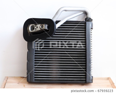 Evaporator, Cooling coil of car. condenser air 67939223