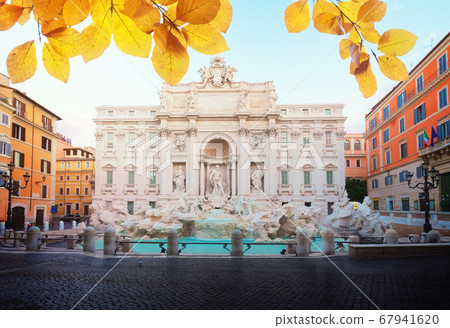Fountain di Trevi in Rome, Italy Fountain di Trevi in Rome, Italy 67941620