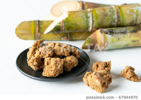 沖繩紅糖和甘蔗 67944970