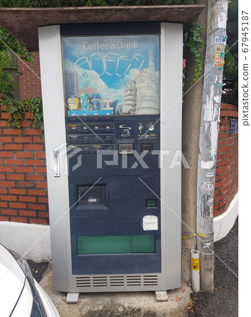 vending machine 67945187
