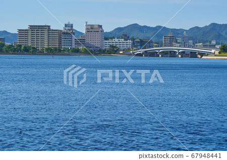 View from the vicinity of Sodeshi-cho, Matsue City, Shimane Prefecture to the north (towards Shinjiko Onsen and Matsue Castle) 67948441