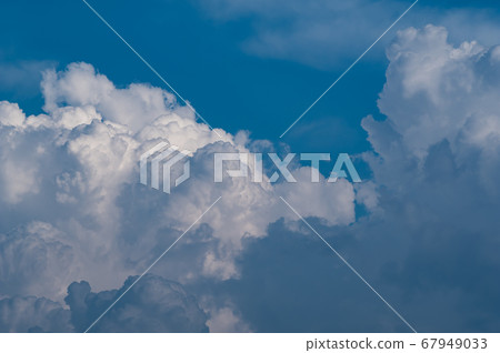 雨季d-2的夏季天空積雨雲高對比度 雨季d-2的夏季天空積雨雲高對比度 67949033