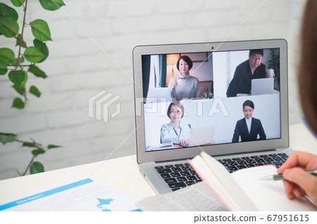 Business woman remote Business woman remote 67951615