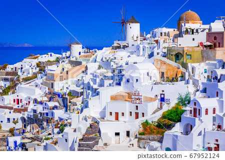 Oia, Santorini, Greece 67952124