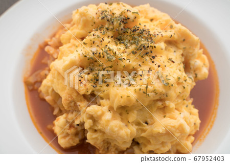 煎蛋飯 煎蛋飯 67952403
