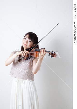 violinist violinist 67953201