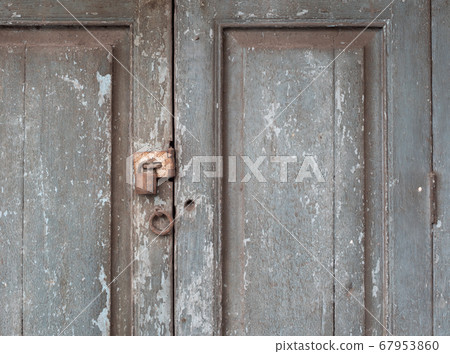 rusty iron padlock on old Gate. rusty iron padlock on old Gate. 67953860