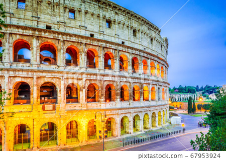 Colosseum in night, Rome, Italy - Stock Photo [67953924] - PIXTA
