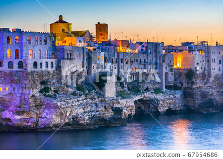 Polignano a Mare, Pulgia, Italy Polignano a Mare, Pulgia, Italy 67954686