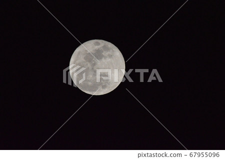 超級月亮（埼玉縣深谷市/ 2018年1月2日19:16拍攝） 67955096