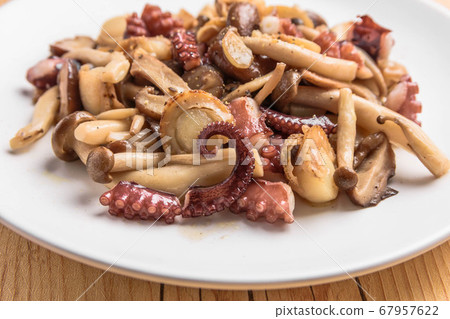 扇貝炒章魚 扇貝炒章魚 67957622