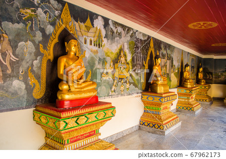 golden buddha statues at Chiang Mai, Thailand golden buddha statues at Chiang Mai, Thailand 67962173