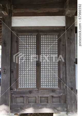 參觀韓屋的格柵 67966592