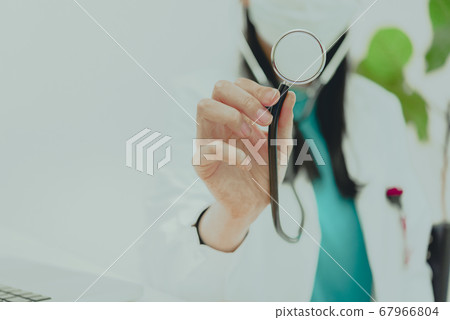 Image of a doctor Image of a doctor 67966804
