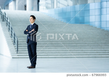 商人西裝中間 67966993