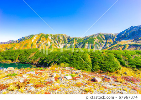 Murodo autumn scenery, Mikurigaike [Toyama Prefecture] 67967374