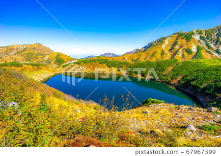 Murodo autumn scenery, Mikurigaike [Toyama Prefecture] 67967399