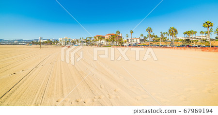 golden sand in Santa Monica 67969194