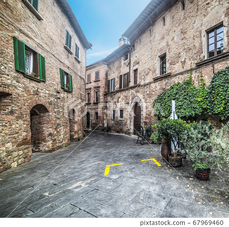 small square in Montepulciano small square in Montepulciano 67969460