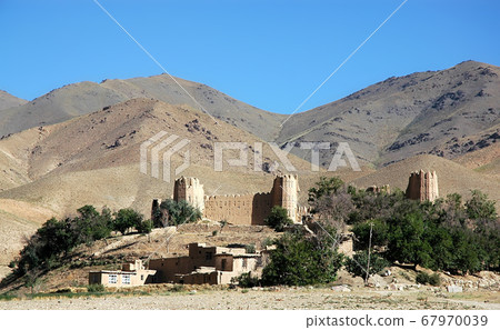 Sar e Cheshma Fortress, Afghanistan. This old fortress is between Kabul and Bamyan (Bamiyan) on the southern route between the two cities. Also Sarcheshma Fort, Afghan countryside, Kabul, Bamyan. Sar e Cheshma Fortress, Afghanistan. This old fortress is between Kabul and Bamyan (Bamiyan) on the southern route between the two cities. Also Sarcheshma Fort, Afghan countryside, Kabul, Bamyan. 67970039