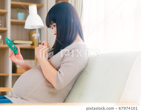 蚊香孕婦考慮複製空間4:3 蚊香孕婦考慮複製空間4:3 67974101